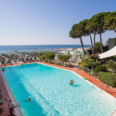 Hotel Gabriella Diano Marina Kültér fotó
