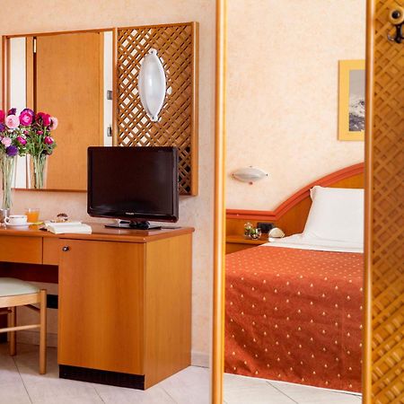 Hotel Gabriella Diano Marina Kültér fotó
