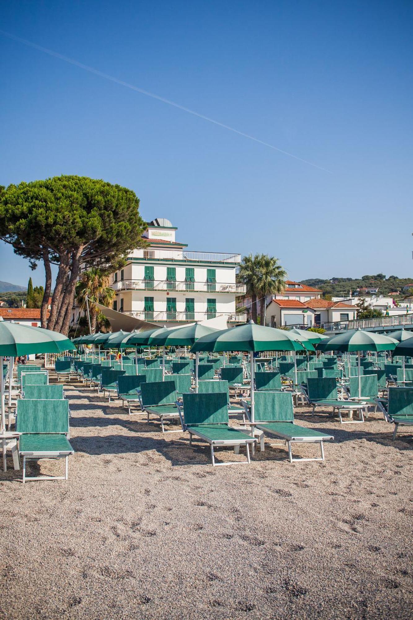 Hotel Gabriella Diano Marina Kültér fotó
