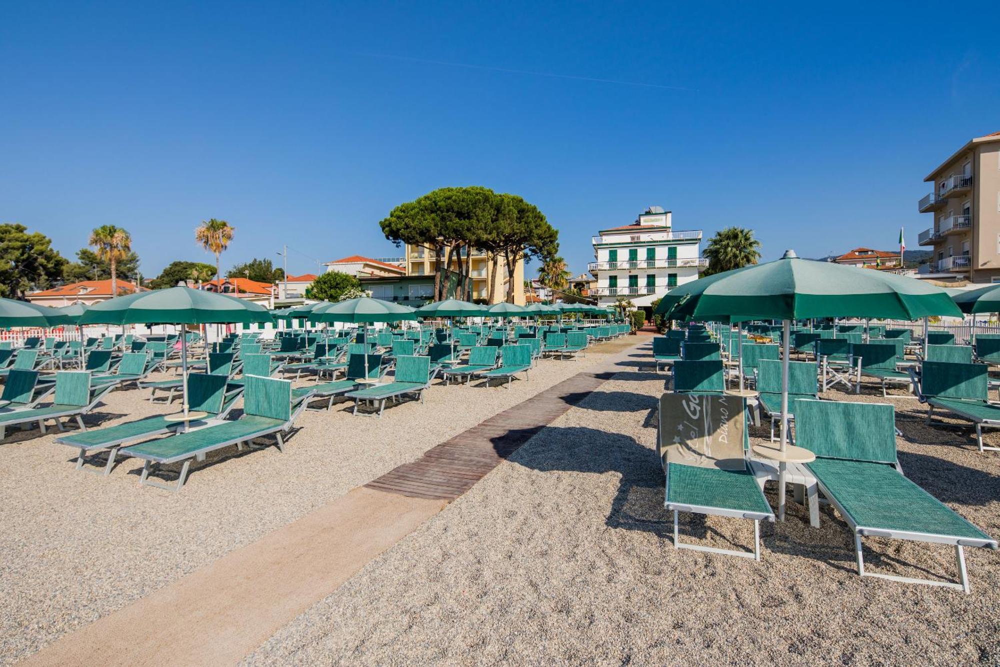 Hotel Gabriella Diano Marina Kültér fotó
