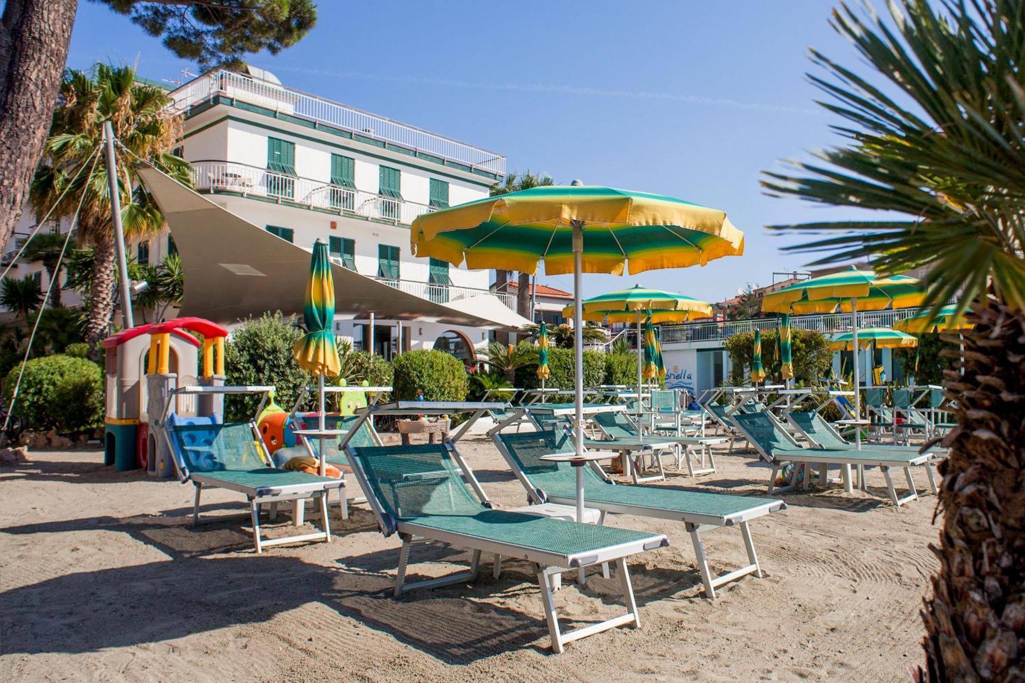 Hotel Gabriella Diano Marina Kültér fotó