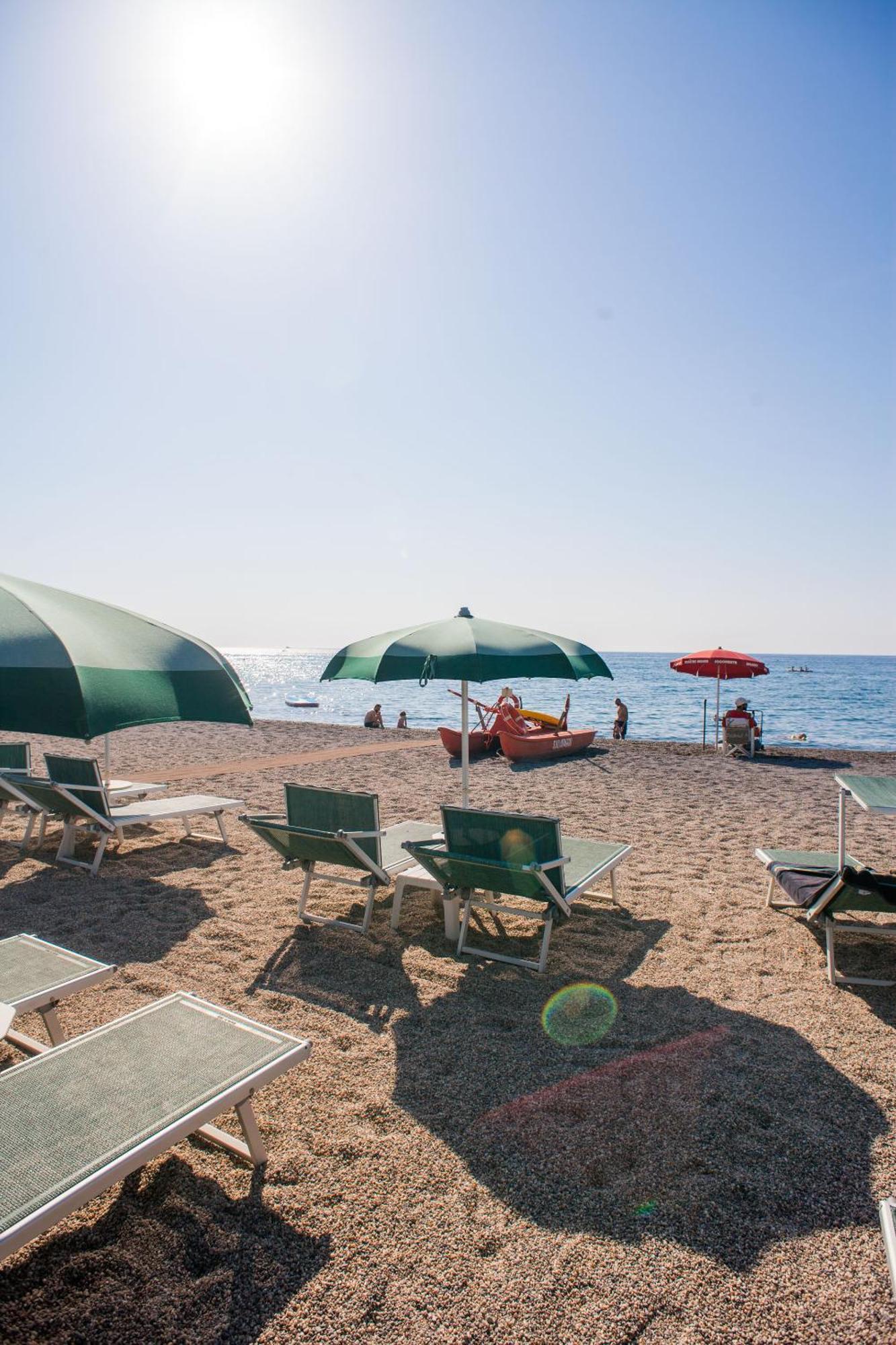Hotel Gabriella Diano Marina Kültér fotó