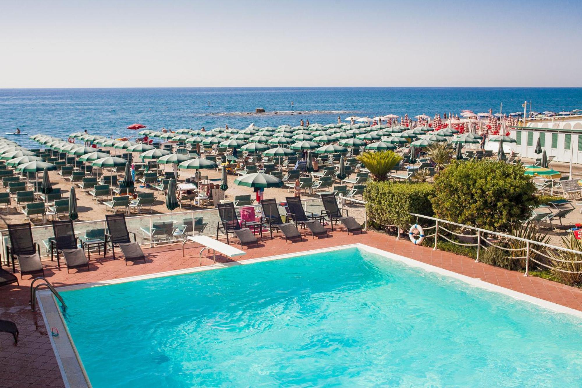 Hotel Gabriella Diano Marina Kültér fotó