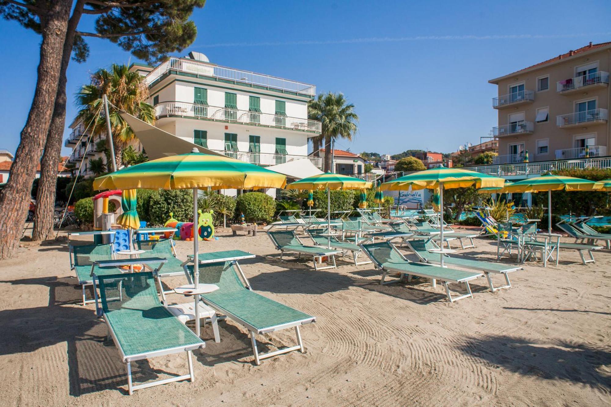 Hotel Gabriella Diano Marina Kültér fotó