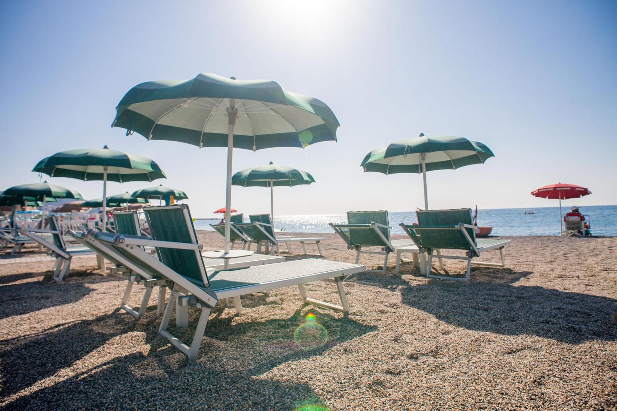 Hotel Gabriella Diano Marina Kültér fotó