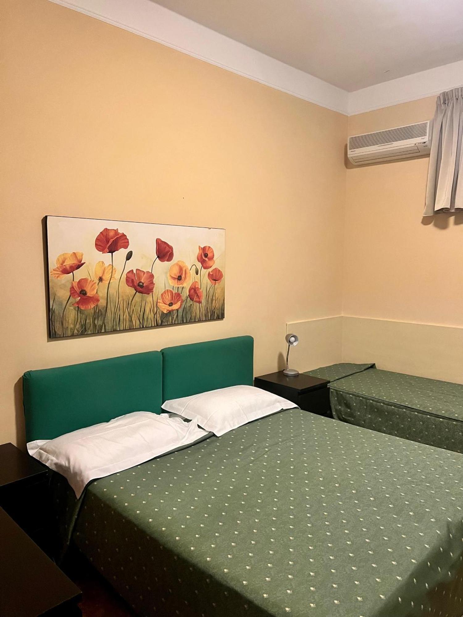 Hotel Gabriella Diano Marina Kültér fotó