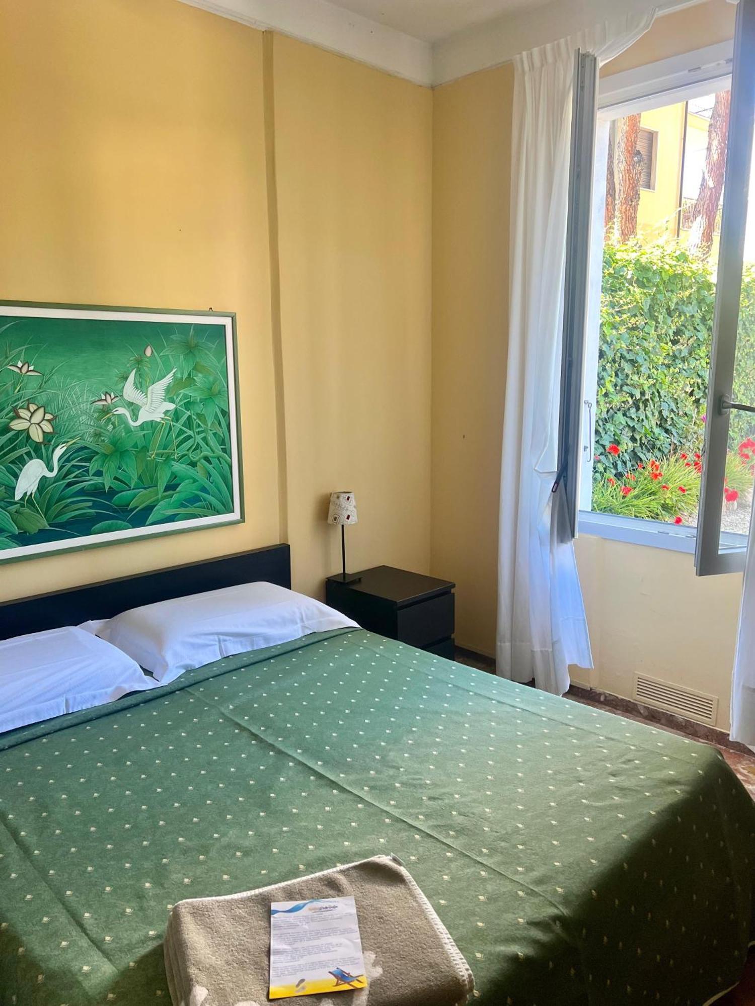 Hotel Gabriella Diano Marina Kültér fotó